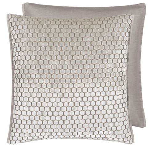 Jabot Oyster Velvet Decorative Pillow