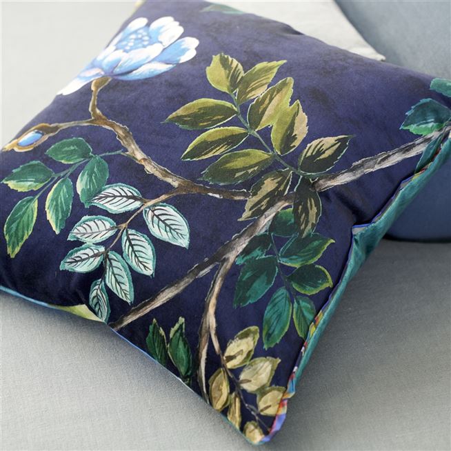 Porcelaine De Chine Velours Indigo Linen Decorative Pillow