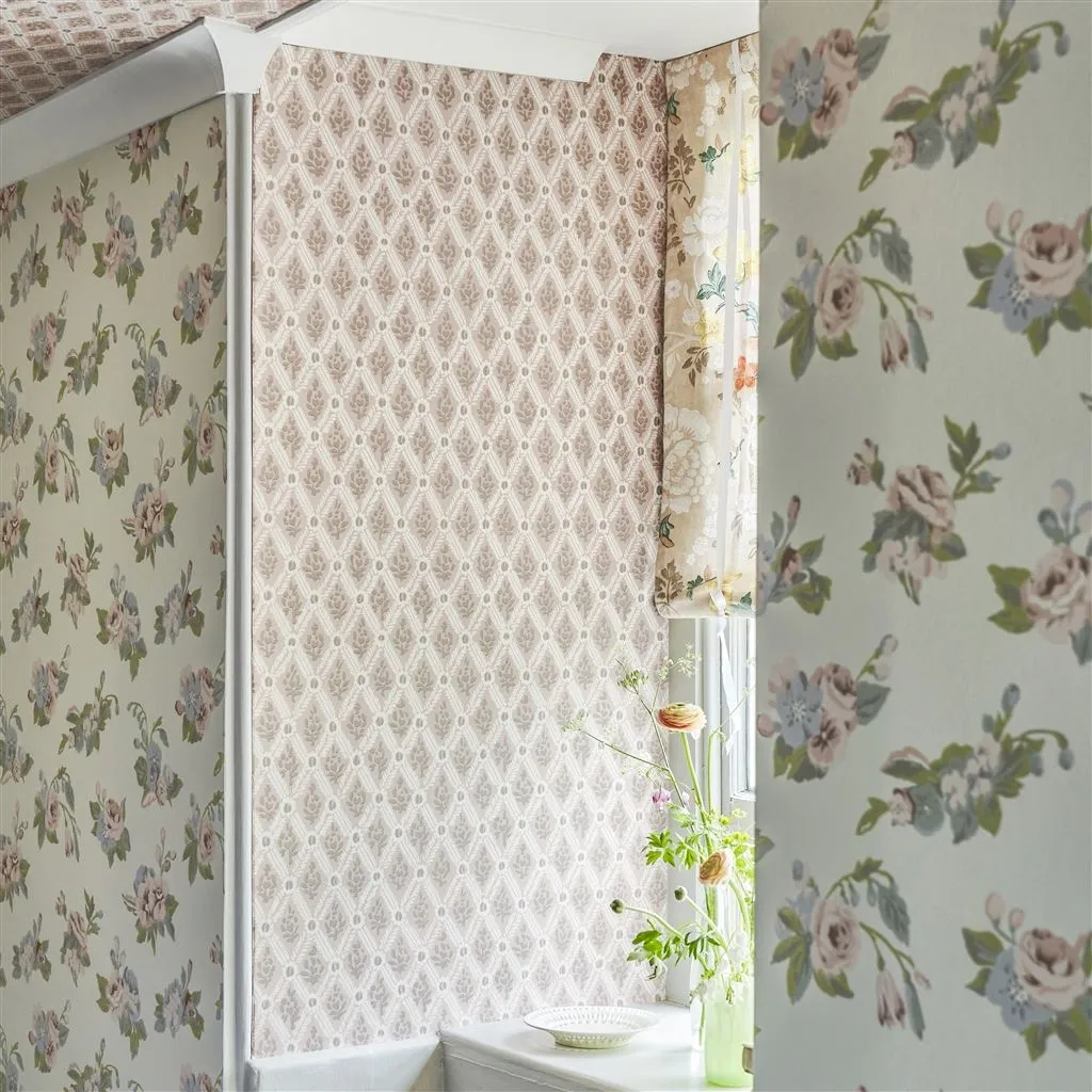 St John Street Trellis Vintage Rose