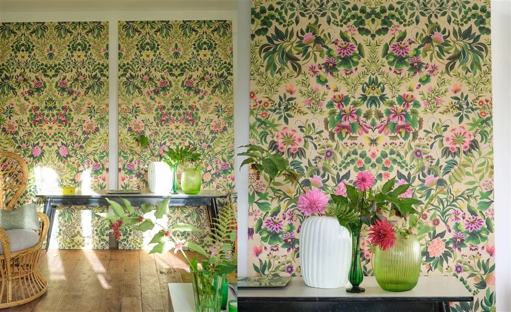 DAMASK WALLPAPER