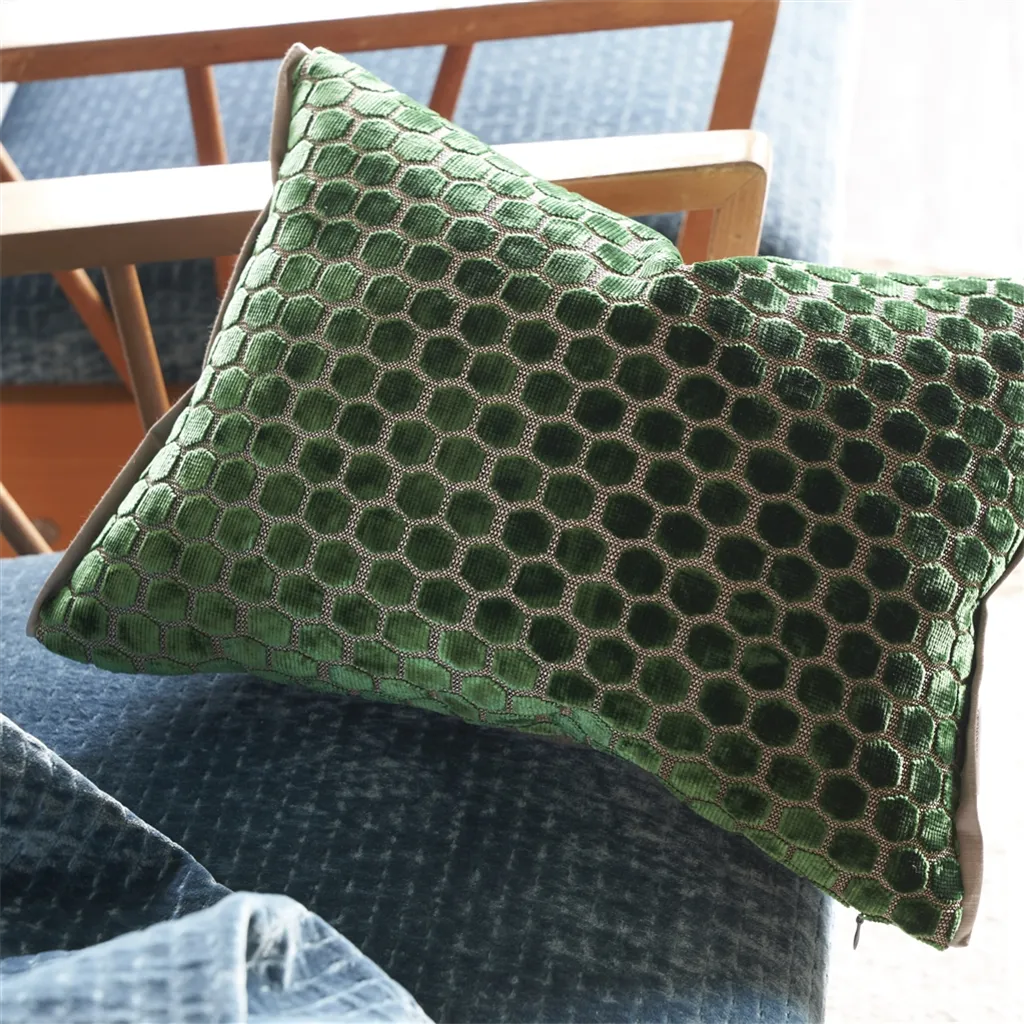 Jabot Emerald Velvet Cushion