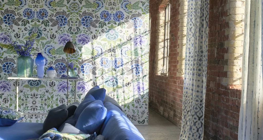 DAMASK WALLPAPER