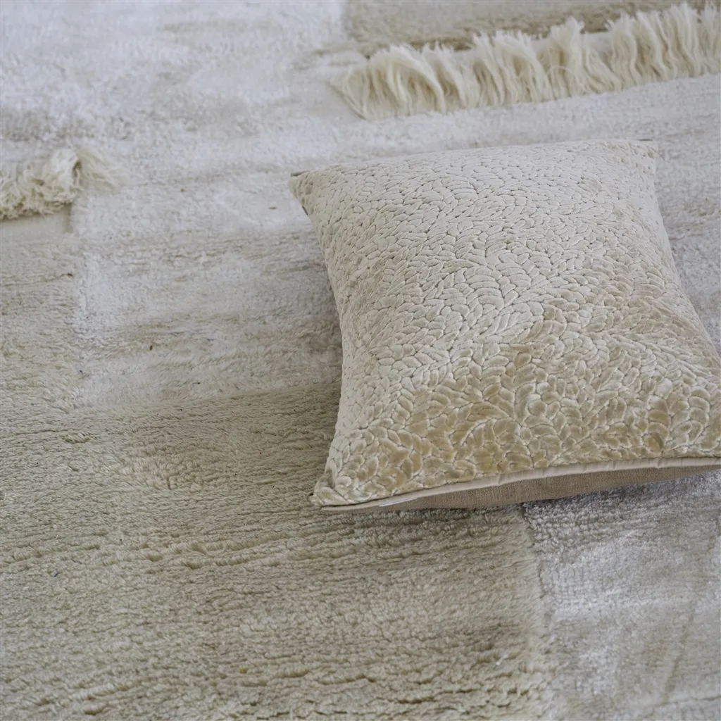 Cartouche Linen Kissen