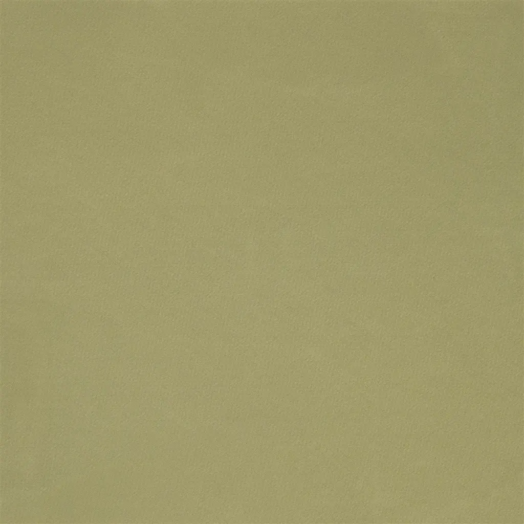 Cara - Pistachio Cutting